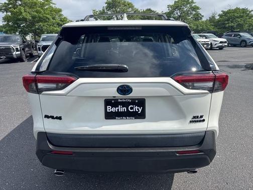 2021 Toyota RAV4 Hybrid XLE Premium