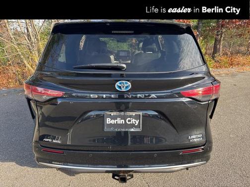 2021 Toyota Sienna Limited 7-Passenger