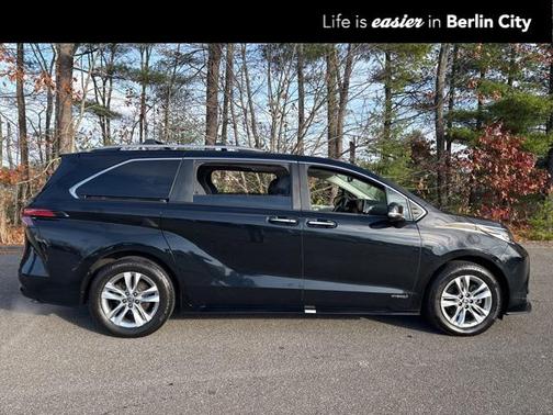 2021 Toyota Sienna Limited 7-Passenger