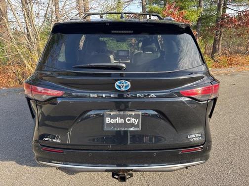 2021 Toyota Sienna Limited 7-Passenger