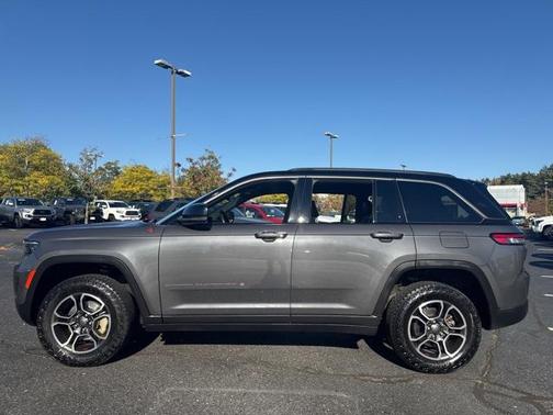 2022 Jeep Grand Cherokee Trailhawk