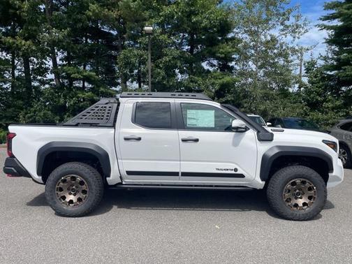 2025 Toyota Tacoma Hybrid Trailhunter