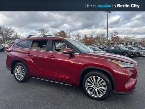 2023 Toyota Highlander Hybrid Platinum