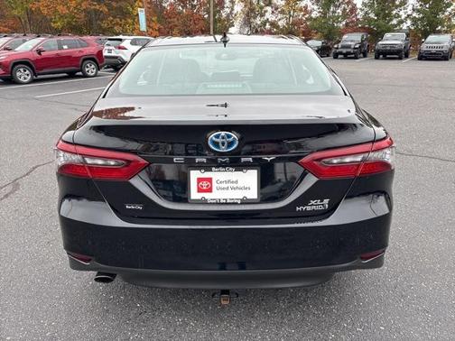 2022 Toyota Camry Hybrid XLE