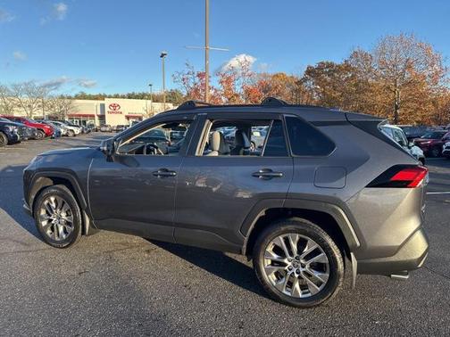 2022 Toyota RAV4 XLE Premium