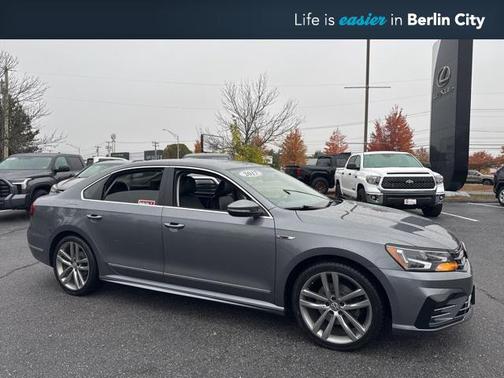 2017 Volkswagen Passat 1.8T R-Line w/Comfort