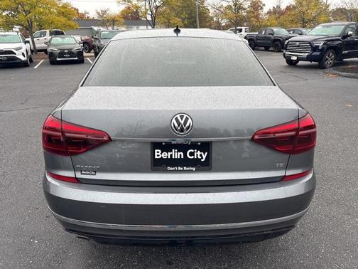 2017 Volkswagen Passat 1.8T R-Line w/Comfort
