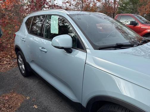 2019 Volvo XC40 T5 Momentum