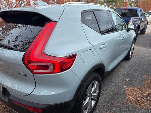2019 Volvo XC40 T5 Momentum