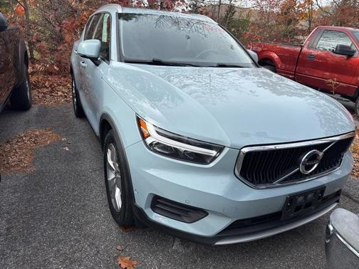 2019 Volvo XC40 T5 Momentum