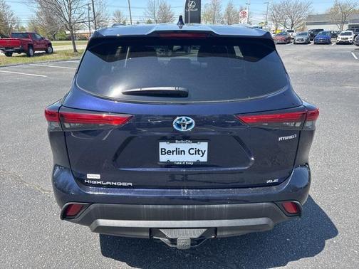 2022 Toyota Highlander Hybrid XLE