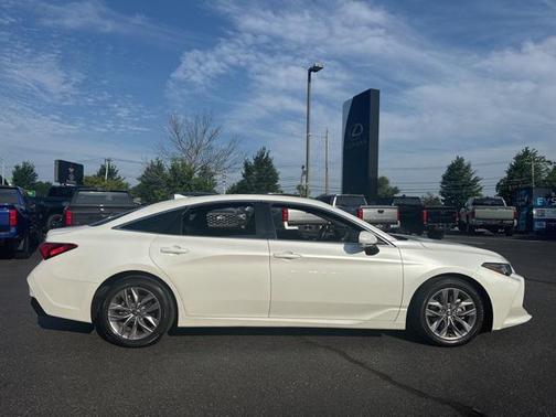 2020 Toyota Avalon XLE