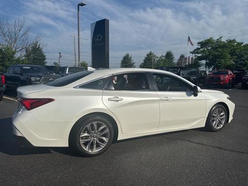 2020 Toyota Avalon XLE