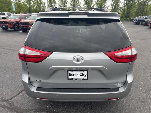 2019 Toyota Sienna XLE