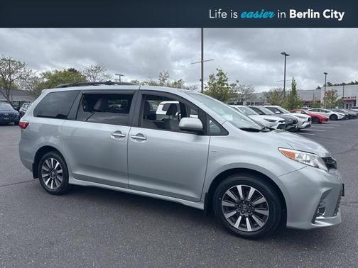 2019 Toyota Sienna XLE