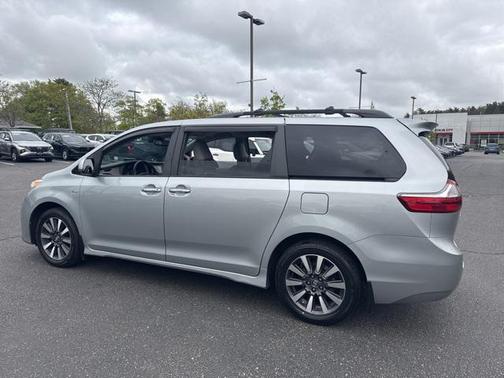 2019 Toyota Sienna XLE
