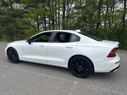 2024 Volvo S60 B5 Plus Black Edition