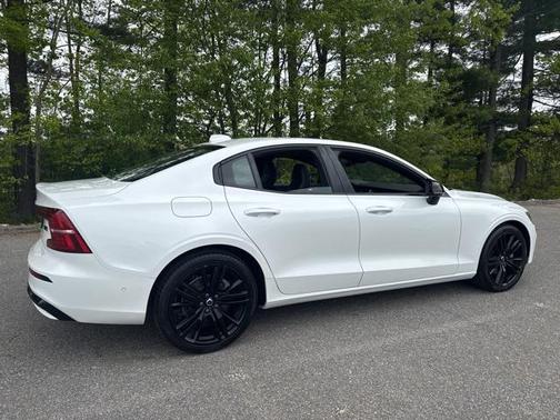 2024 Volvo S60 B5 Plus Black Edition