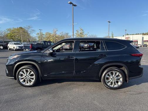 2022 Toyota Highlander Hybrid Limited