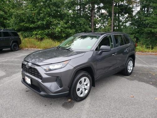 Photo 4 of 23 of 2019 Toyota RAV4 LE