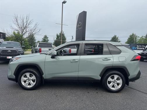 2021 Toyota RAV4 XLE