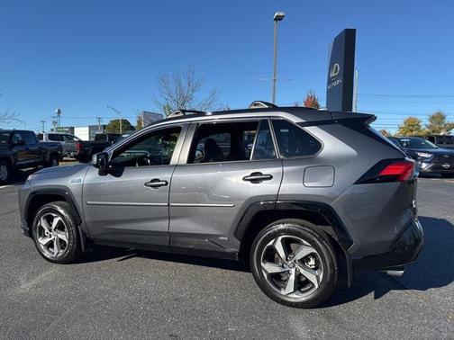 2024 Toyota RAV4 Prime SE