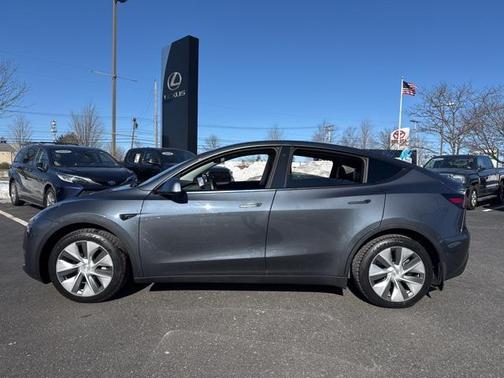 2022 Tesla Model Y Long Range Dual Motor All-Wheel Drive
