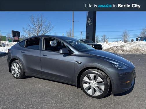 2022 Tesla Model Y Long Range Dual Motor All-Wheel Drive