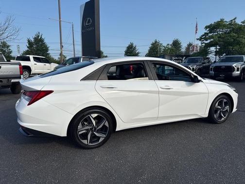 2023 Hyundai ELANTRA Limited