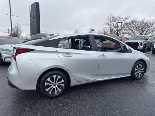 2021 Toyota Prius LE