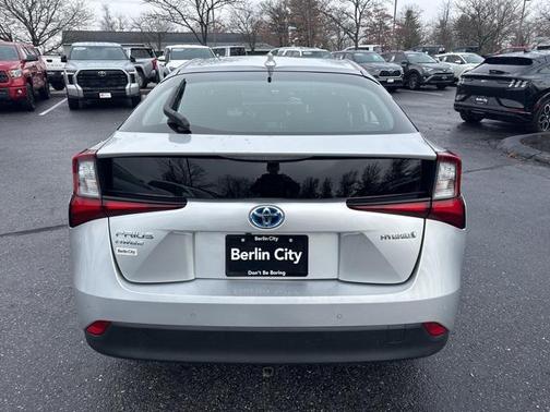 2021 Toyota Prius LE