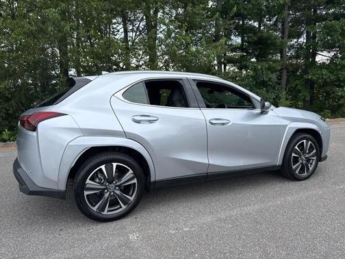 2025 Lexus UX 300h Premium