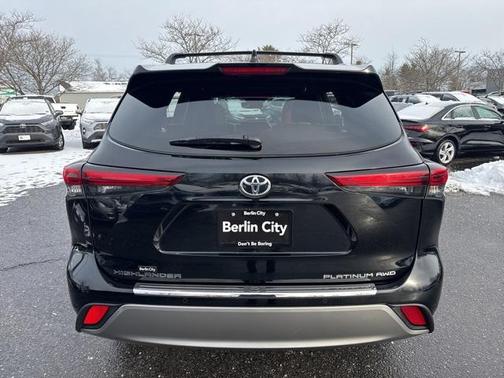 2023 Toyota Highlander Platinum