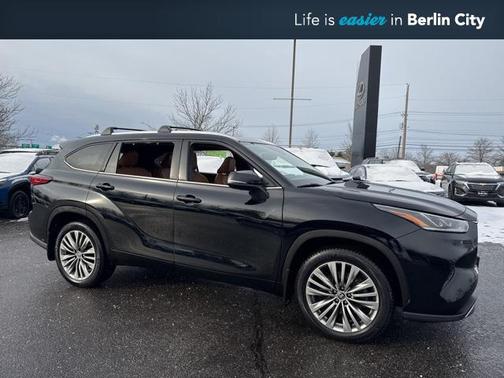 2023 Toyota Highlander Platinum