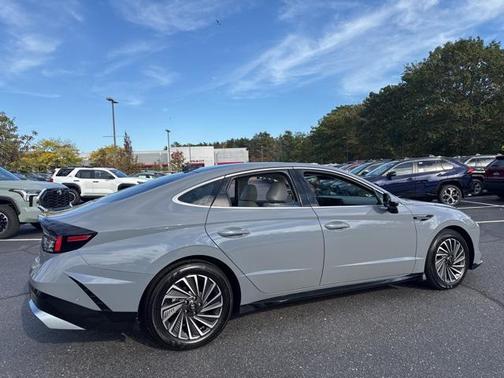 2024 Hyundai SONATA Hybrid Limited