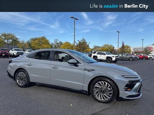 2024 Hyundai SONATA Hybrid Limited