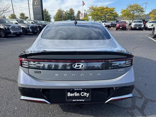 2024 Hyundai SONATA Hybrid Limited