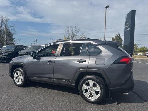 2021 Toyota RAV4 Hybrid XLE