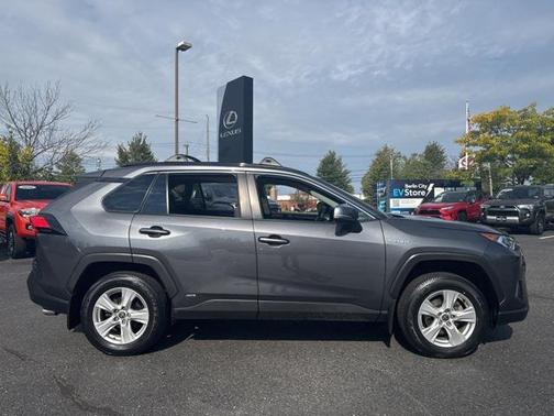 2021 Toyota RAV4 Hybrid XLE