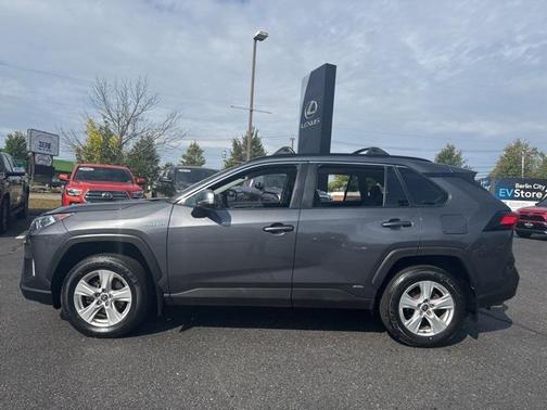 2021 Toyota RAV4 Hybrid XLE