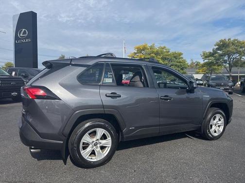 2021 Toyota RAV4 Hybrid XLE