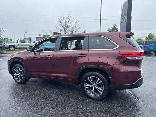 2017 Toyota Highlander LE