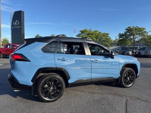 2024 Toyota RAV4 Hybrid SE