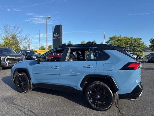 2024 Toyota RAV4 Hybrid SE