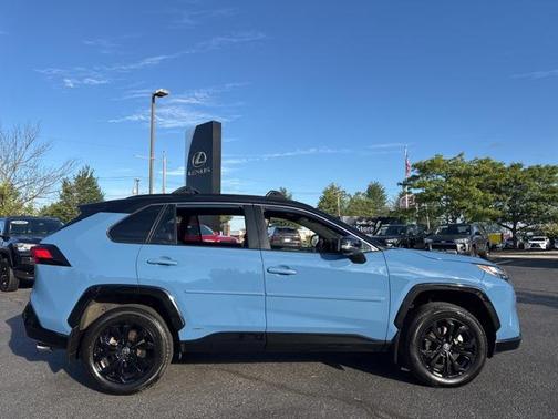 2024 Toyota RAV4 Hybrid SE