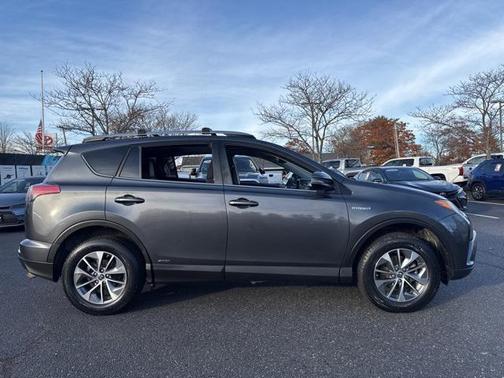 2018 Toyota RAV4 Hybrid XLE