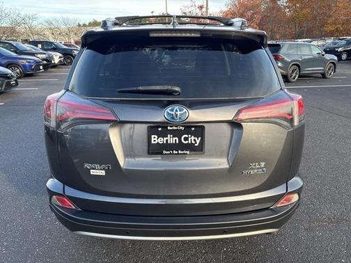 2018 Toyota RAV4 Hybrid XLE