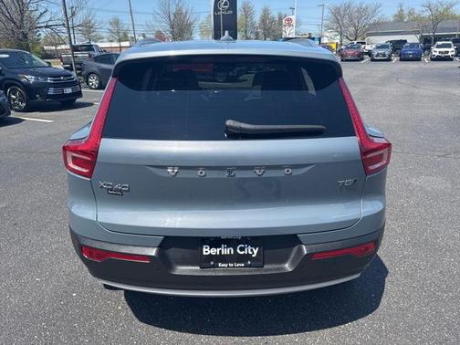 2020 Volvo XC40 T5 Momentum