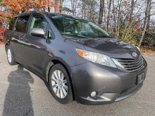 2013 Toyota Sienna XLE