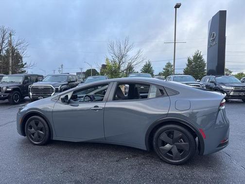 2024 Toyota Prius LE